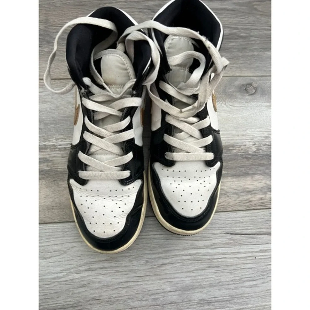 Nike Air Jordan 1 Mid Black White Metallic Gold‎ Patent Leather Sneakers 6.5